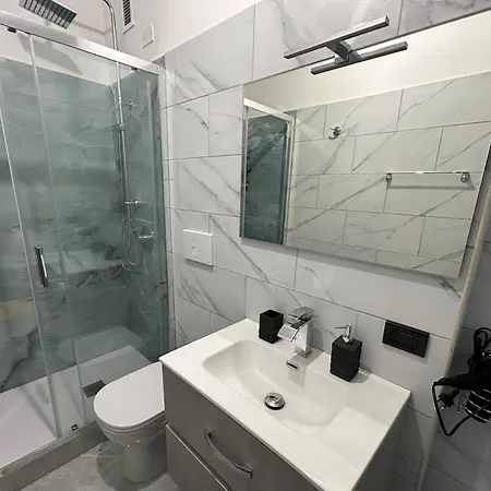 아파트 Modern Apartment, Terrace, Ac And Wifi *